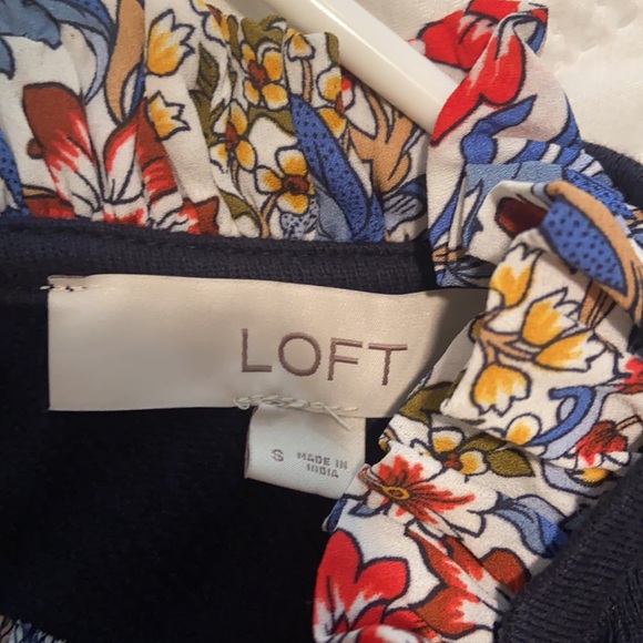 Layered knit top with keyhole back. - Picture 5 of 6